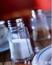 英国人在餐桌上加盐的习惯，近年来已经出现改变photo by The Survival Woman in Flickr