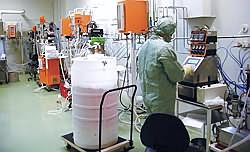 所有分子免疫学中心开发的抗癌药物和疫苗均由一家名为CIMAB S.A.的专业公司生产。