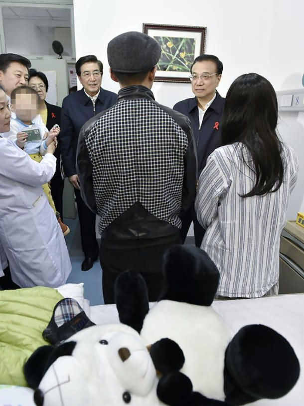 让艾滋患者前行的路不再孤独F 李克强