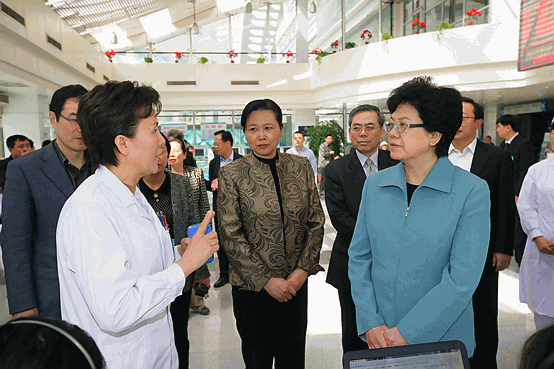 李斌主任在河南省人民医院调研 