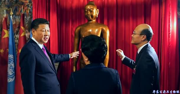 中国国家主席习近平与世卫组织总干事陈冯富珍为针灸铜像揭幕