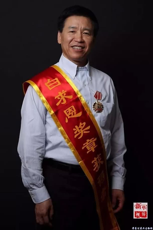 重庆市妇幼保健院副院长、主任医师黄国宁获得“白求恩奖章”